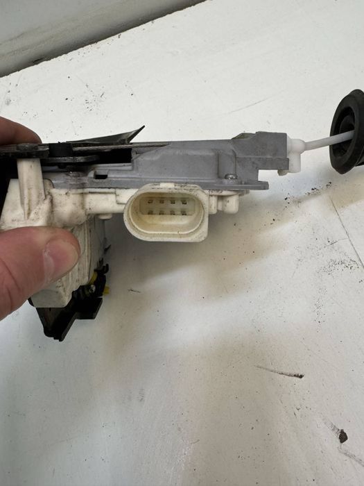 Broasca incuietoare stanga dreapta fata spate Audi A3 8P A4 B7 A6 C6