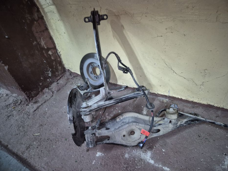 Хюндай кона 2022г ел двигател окачване