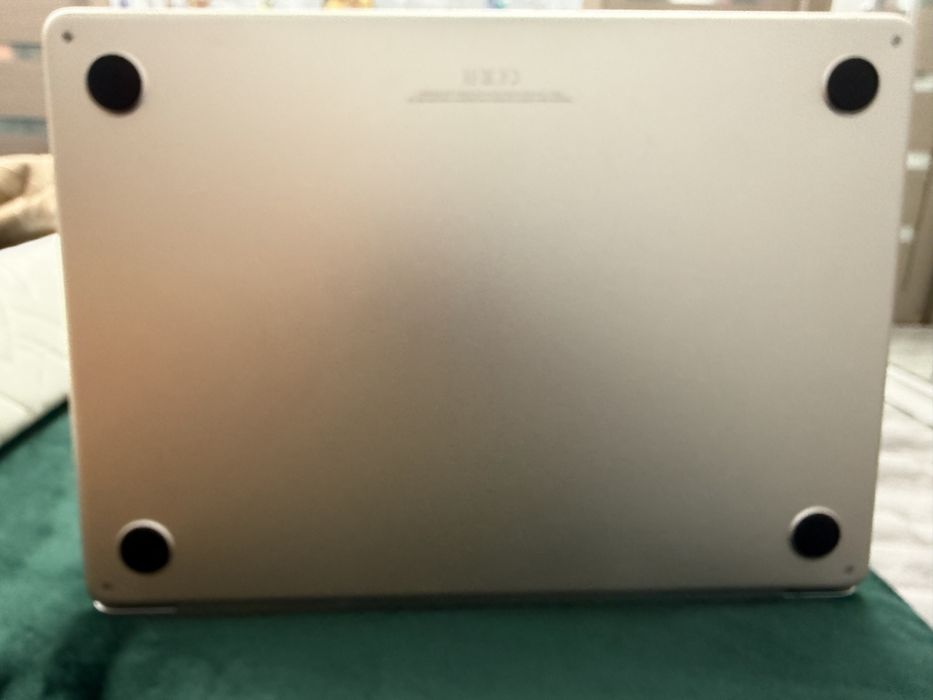 Leptop appl MacBook Air 13.6-inch