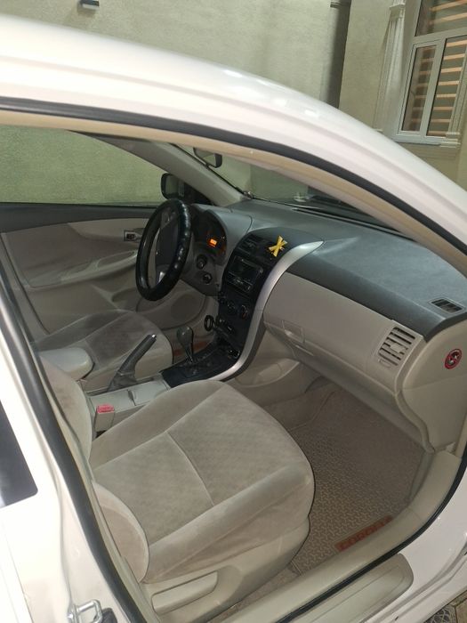 Продаётся Toyota Corolla автомат 2007 года