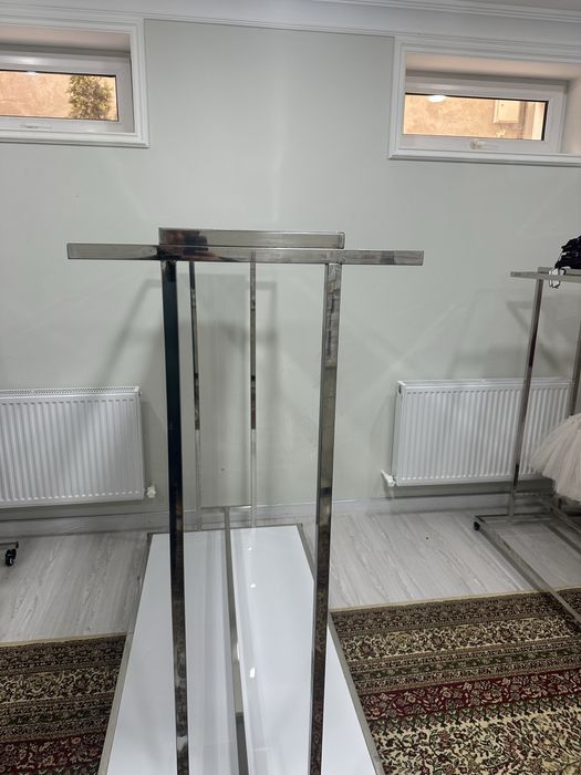 Стелаж (Stelaj, veshalka)