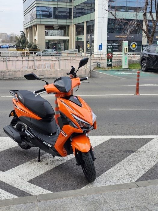 Vând  scuter Daytona REVO 50