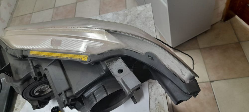 Продам фары тойота