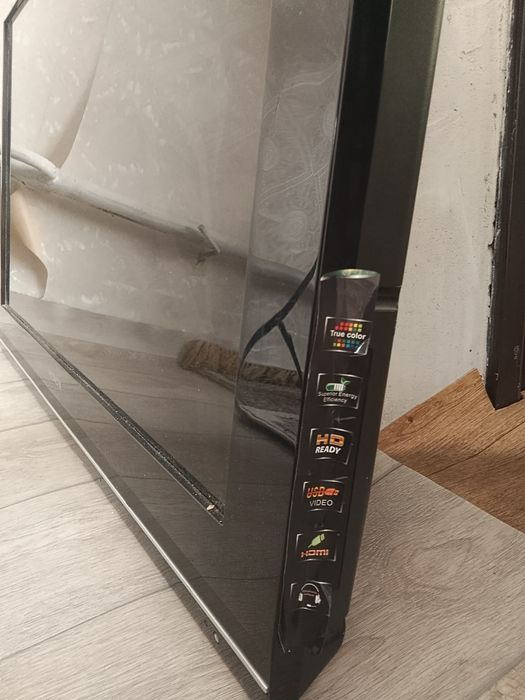 HITACHI продается телевизор