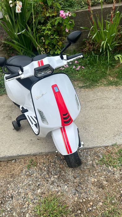 Motocicletă electrică (scuter) pentru copii Vespa Sprint (Licențiată Piaggio)