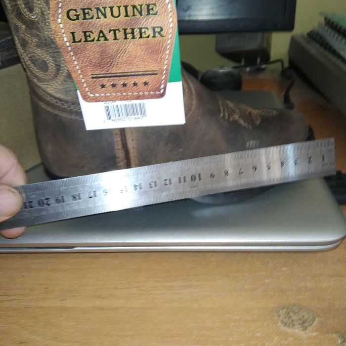 Продам сапоги для мальчика