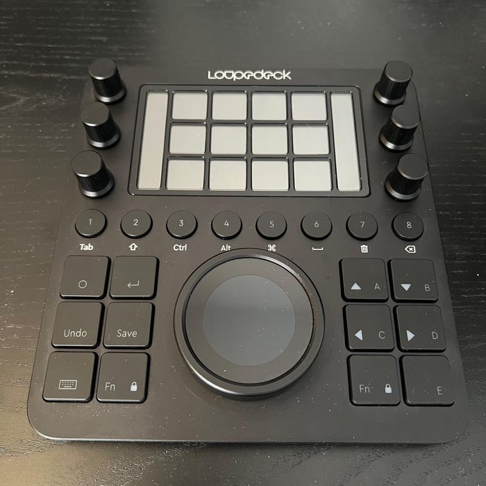 Controller Premium pentru editare & streaming - Loupedeck CT