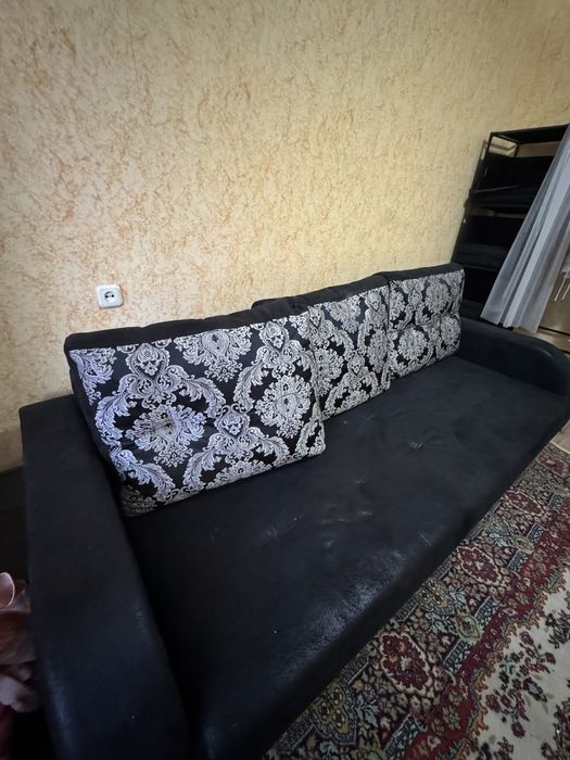 Диван в гостиную/детскую/офис