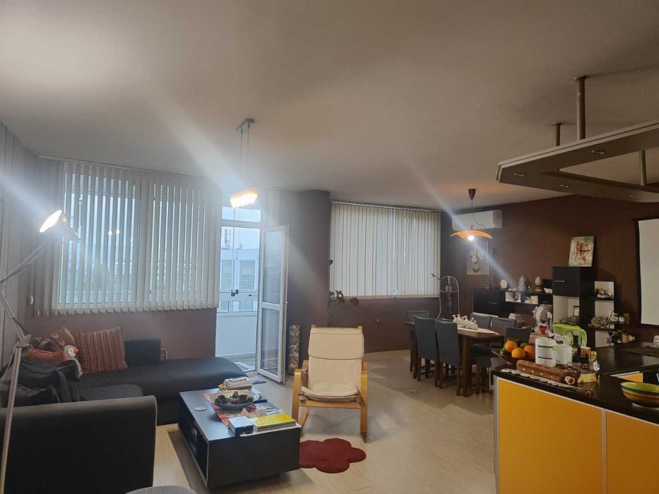 Без Комисиона Тристаен 110 м²