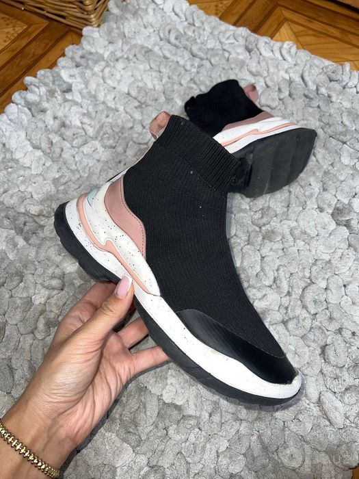 Крассовки Носки Zara