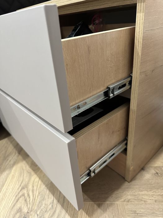 Прикроватные тумбы