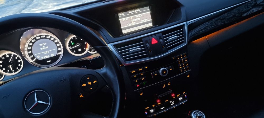 Mercedes-Benz E200d BlueEFFICIENCY 2011