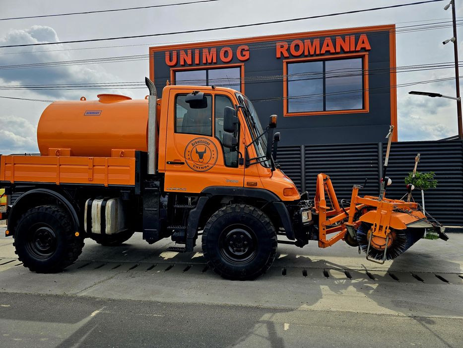UNIMOG CU Perie si Bazin apa U300 U400 U500