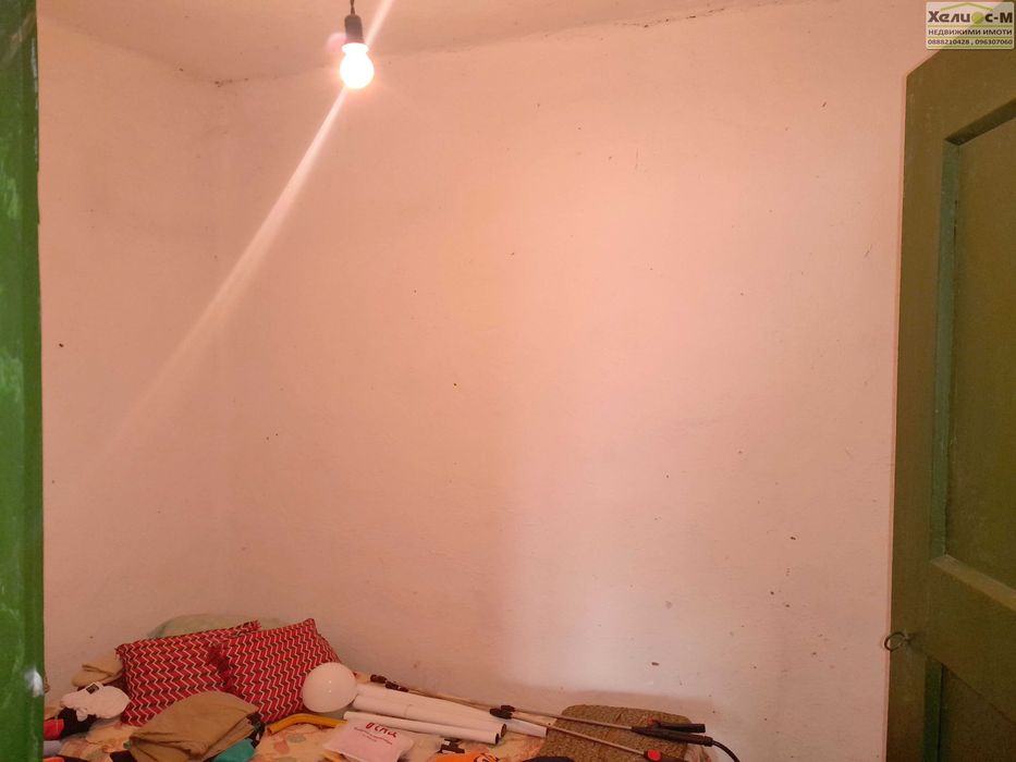 Къща с двор в с.Николово на 4 км. от гр.Монтана