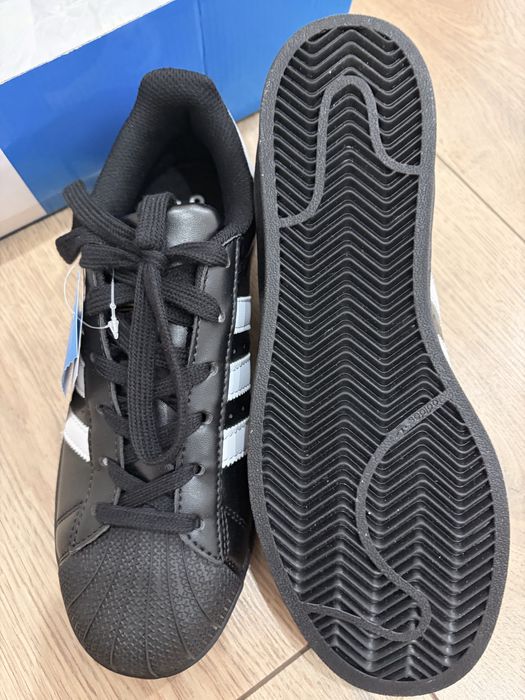Adidas Superstar чёрные (38,5)