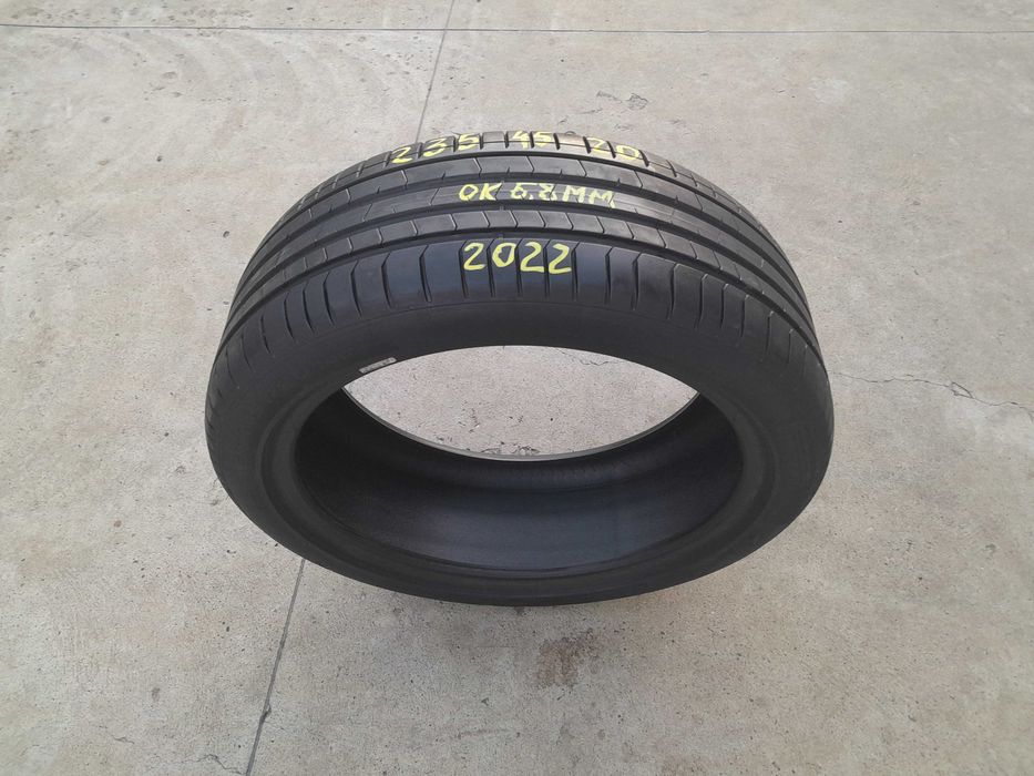 O anvelopa de vara 235 45 20 pirelli p zero PZ4 cu 6,8 mm 2022