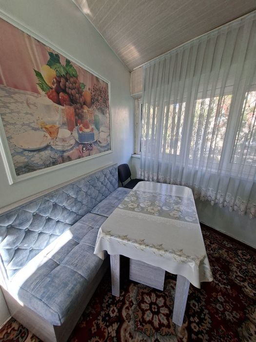 Юнусабад- 4 квартал 2/2/4 77 серия кирпич 54м2 ор-тир Бейуглу