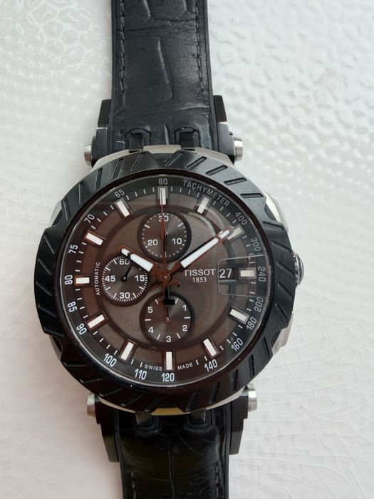 Продам б/у часы тиссот,работают