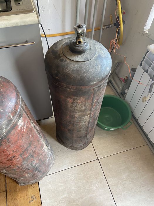 Продам газовый балон большой