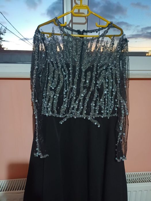 Rochie elegantă de seară / ocazie, neagră cu aplicații strălucitoare