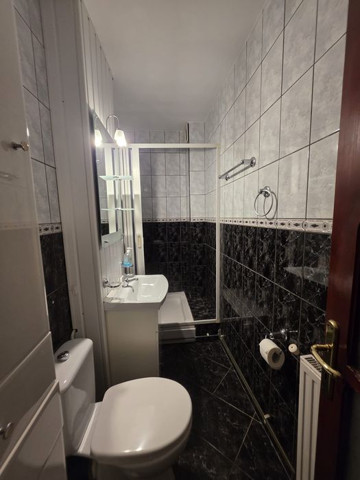 Apartament 4 camere, et.1, zona 2 stejari