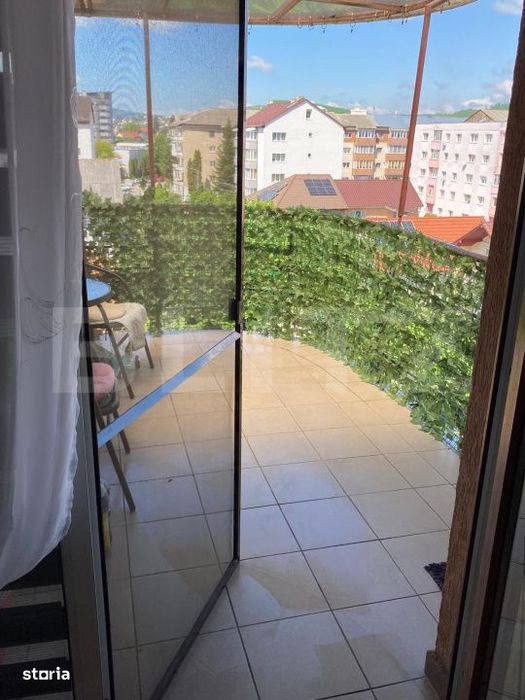 Apartament de vanzare, 4 camere, cu parcare inclusa, Zona Sud