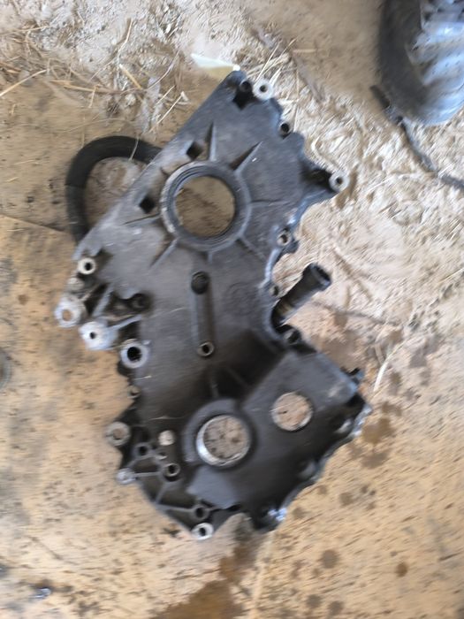 Ангренажен капак bmw 520d 163кс m47 бмв е60 е61 e60 e61
