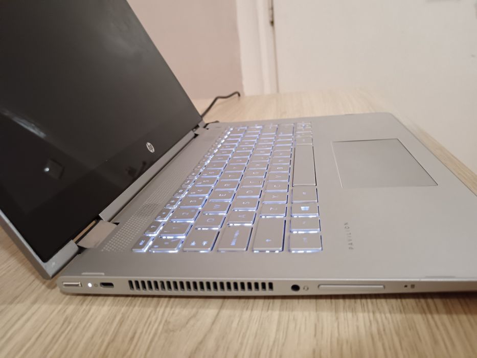 Продавам лаптоп HP.