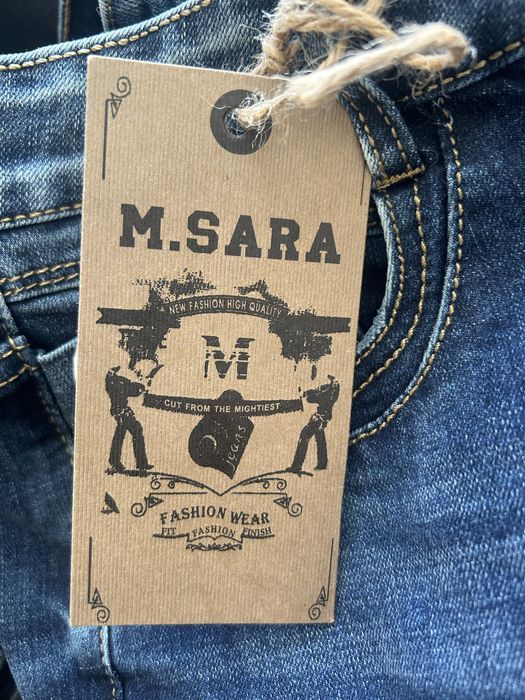 Мъжки дънки с етикет