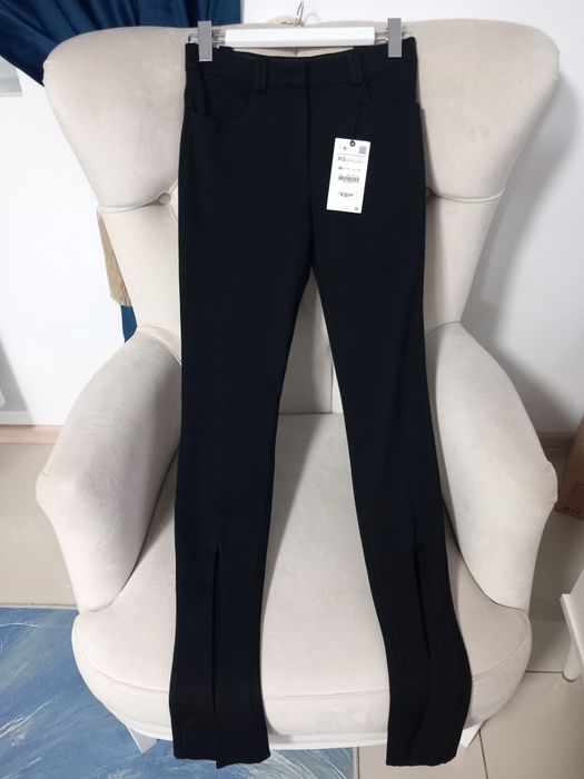 Pantaloni elastici negri cu șliț în fata mărimea XS Zara noi