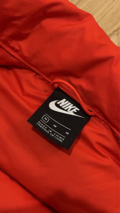 Vestă Nike puffer – Roșu & Bleumarin – M