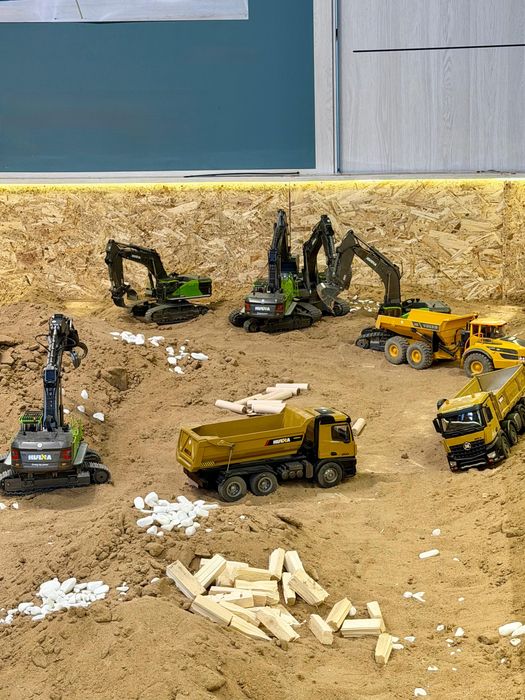 Экскаватор на радиоуправлении