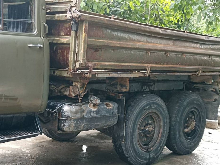 Zil 131 sotiladi 120 mln