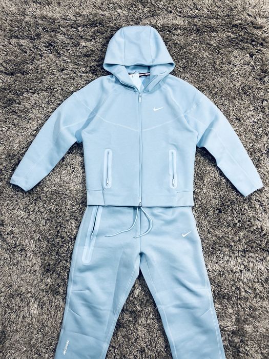 Under Armour, Tech fleece