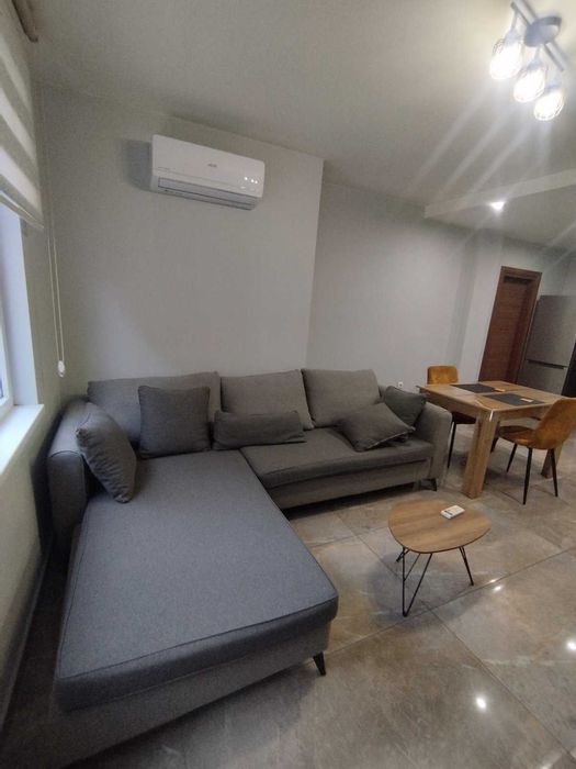 Собственик Дава Под Наем Двустаен 70m2 на Супер Център в Нова Сграда