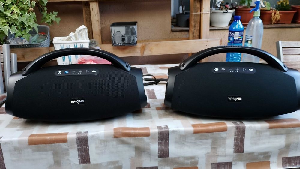 Boxa portabila W king 200w puțin folosită dețin două bucați