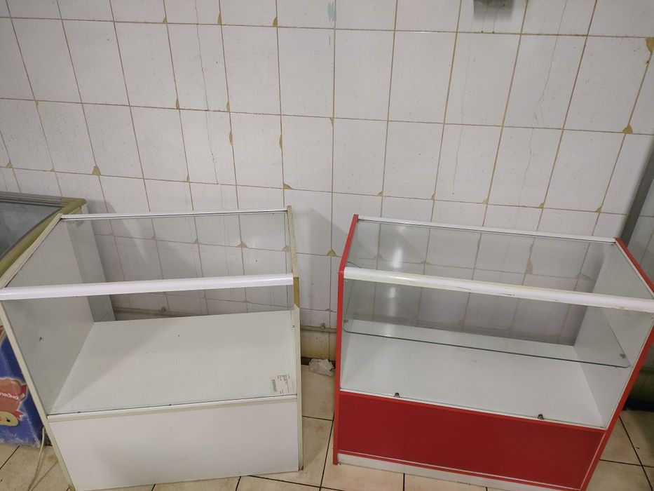 Продам прилавки стекло
