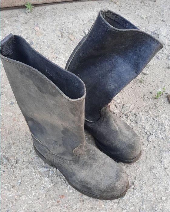 Сапоги кирзовые.