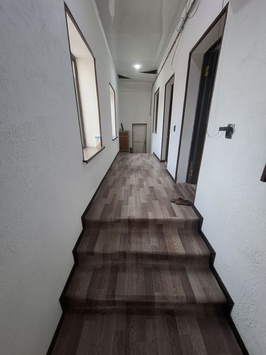 Чирчик Шахрида  3  Хонали Ховли Троицкийда жойлашган 18-мактаб якин Ои