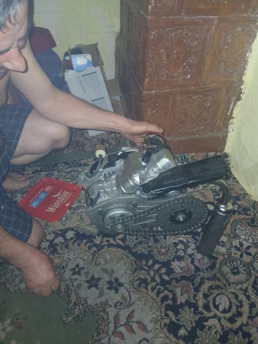 Motor in 4 timpi  pt bicicleta