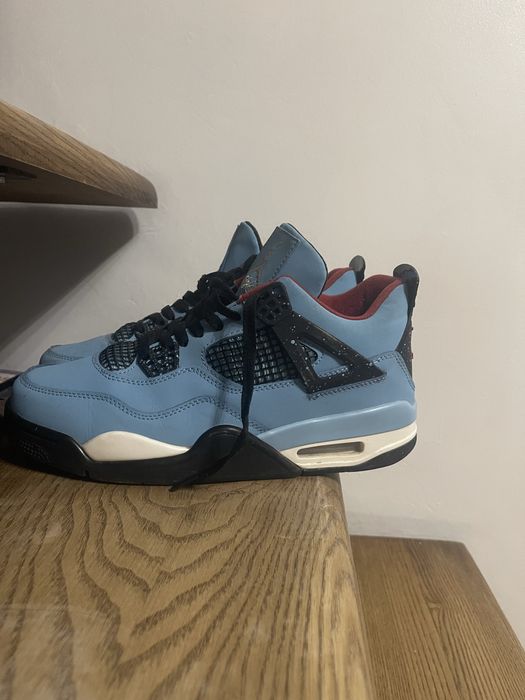 Jordan 4 travis scott