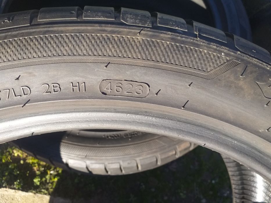Гуми два броя 255/40/19
