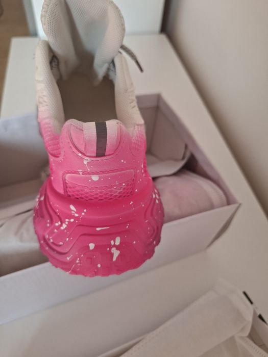 Adidași mărimea 38