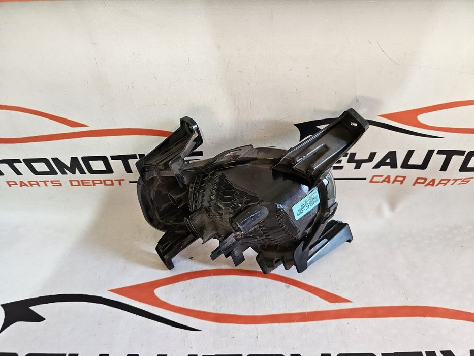 Proiector stanga Kia Ceed dupa 2018 cod 92207J7000
