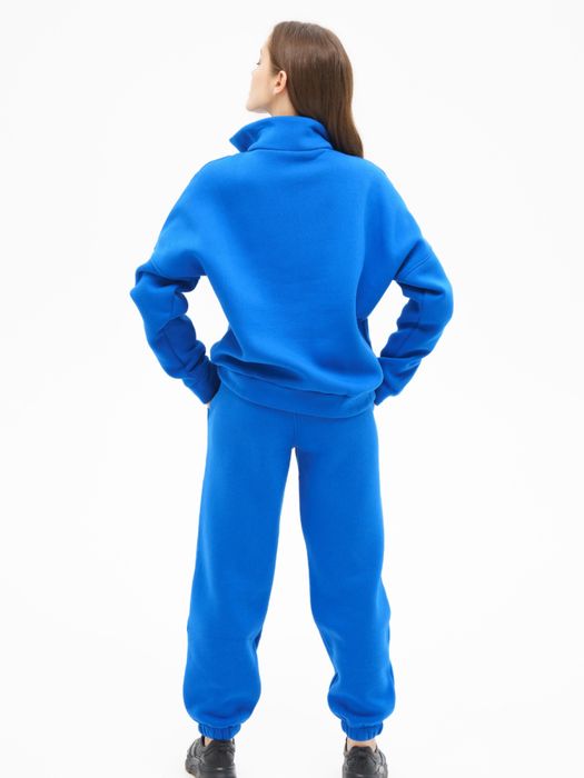 Продам спортивные костюмы