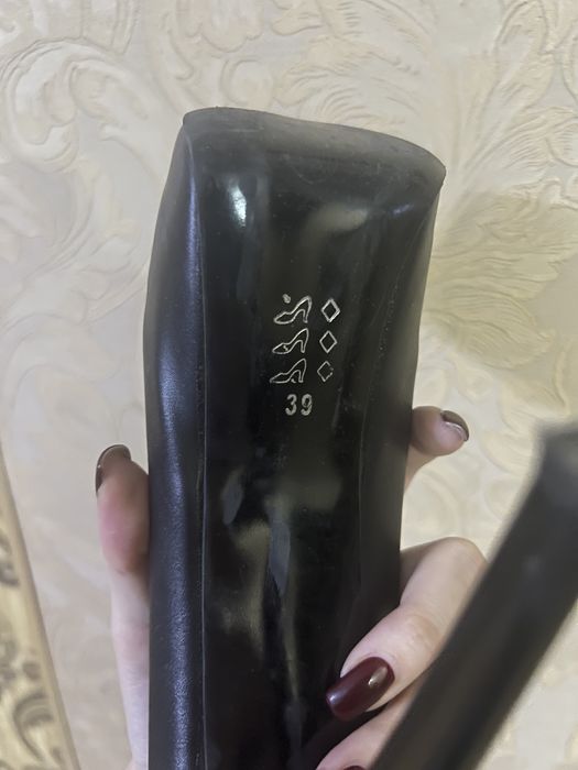 Туфли на высоком каблуке