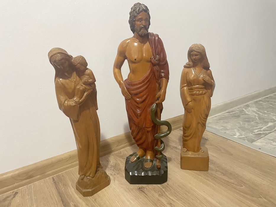 Vand statuete din lemn