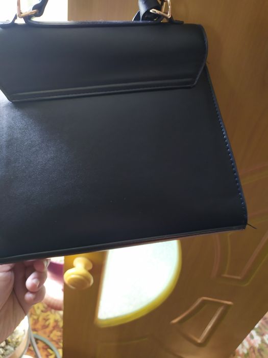 Продам женскую сумку.