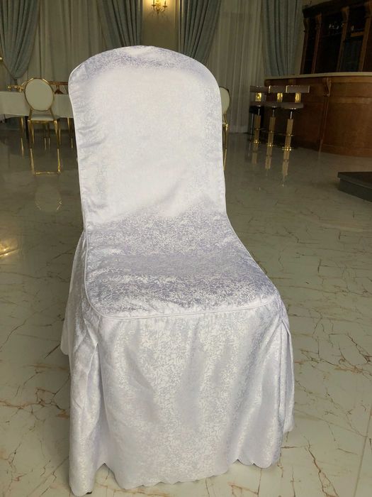 Продаются чехлы для банкетных стульев.
