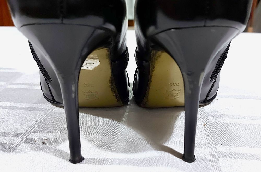 Ghete (botine) elegante din piele naturală